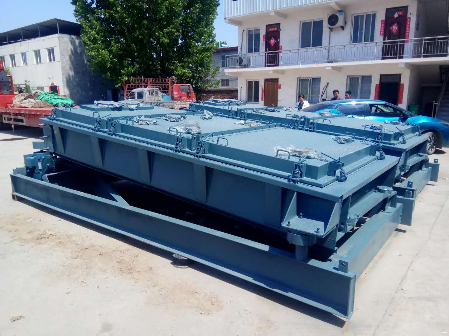 平面回轉篩在物料分級進行篩分時出現振動異常的原因？？