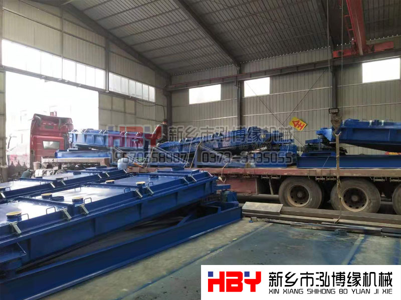 江西九江三臺鈣粉平面回轉篩已發貨